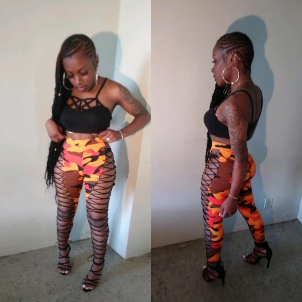 *Medium Left* Camo lace pants - Picture 3 of 5